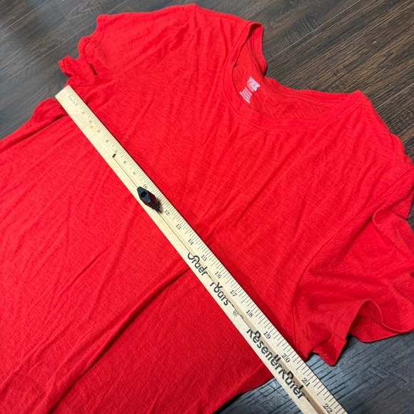 Victoria’s Secret Pink Red T-Shirt - Picture 3 of 4